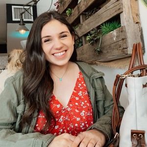 Meet your Posher, Hannah